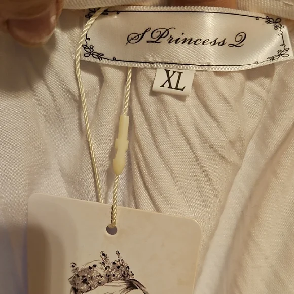 Elegant White Women's Nightgown/ Lounge Wear - Picture 10 of 10